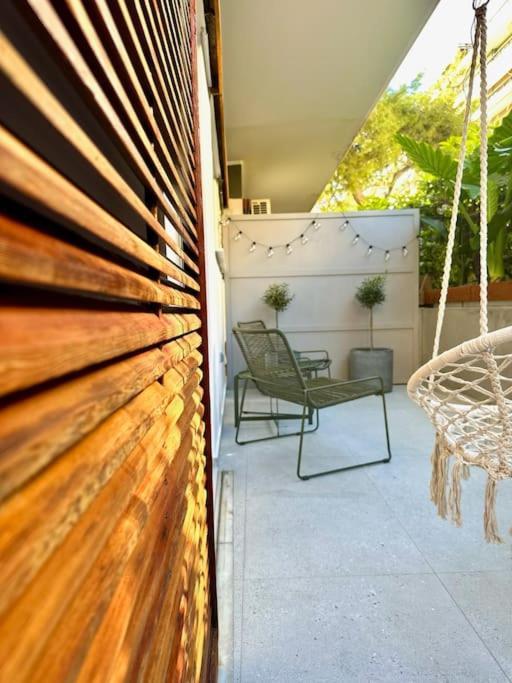 Athenian Coastal Urban Living * 雅典